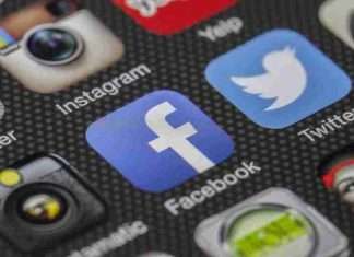 Skal du bruge Facebook til at logge ind på andre apps? 6 fordele og ulemper Facebook app på en mobile skærm