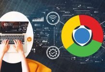 De 10 bedste gratis VPN-udvidelser til Google Chrome VPN-koncept med en person, der bruger en bærbar computer på et hvidt bord