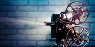 En gammel fungerende filmprojektor