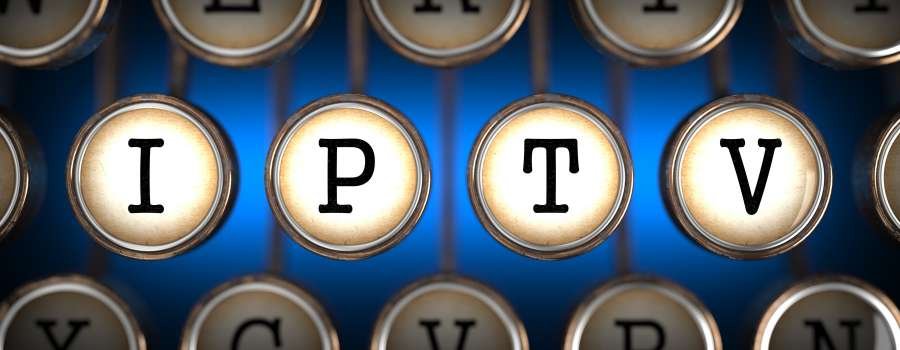 Sådan ser du sport, der ikke vises i dit land 2 IPTV på en gammel skrivemaskines taster på blå baggrund