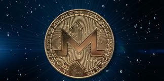 Monero kryptovaluta mønt på en mørk baggrund med symboler af forskellige valutaer.
