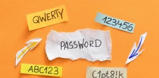 Illustration af forskellige typer passwords, herunder alfanumeriske og specialtegn. Billedet kan bruges til at understrege vigtigheden af at have stærke og unikke passwords.