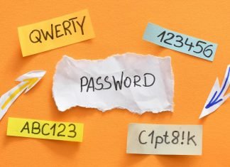 Illustration af forskellige typer passwords, herunder alfanumeriske og specialtegn. Billedet kan bruges til at understrege vigtigheden af at have stærke og unikke passwords.